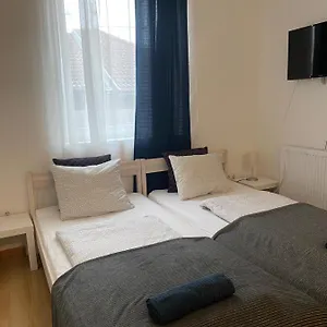 Budapest Airport-vecses Trainstation K7 , فيتْشيش المجر